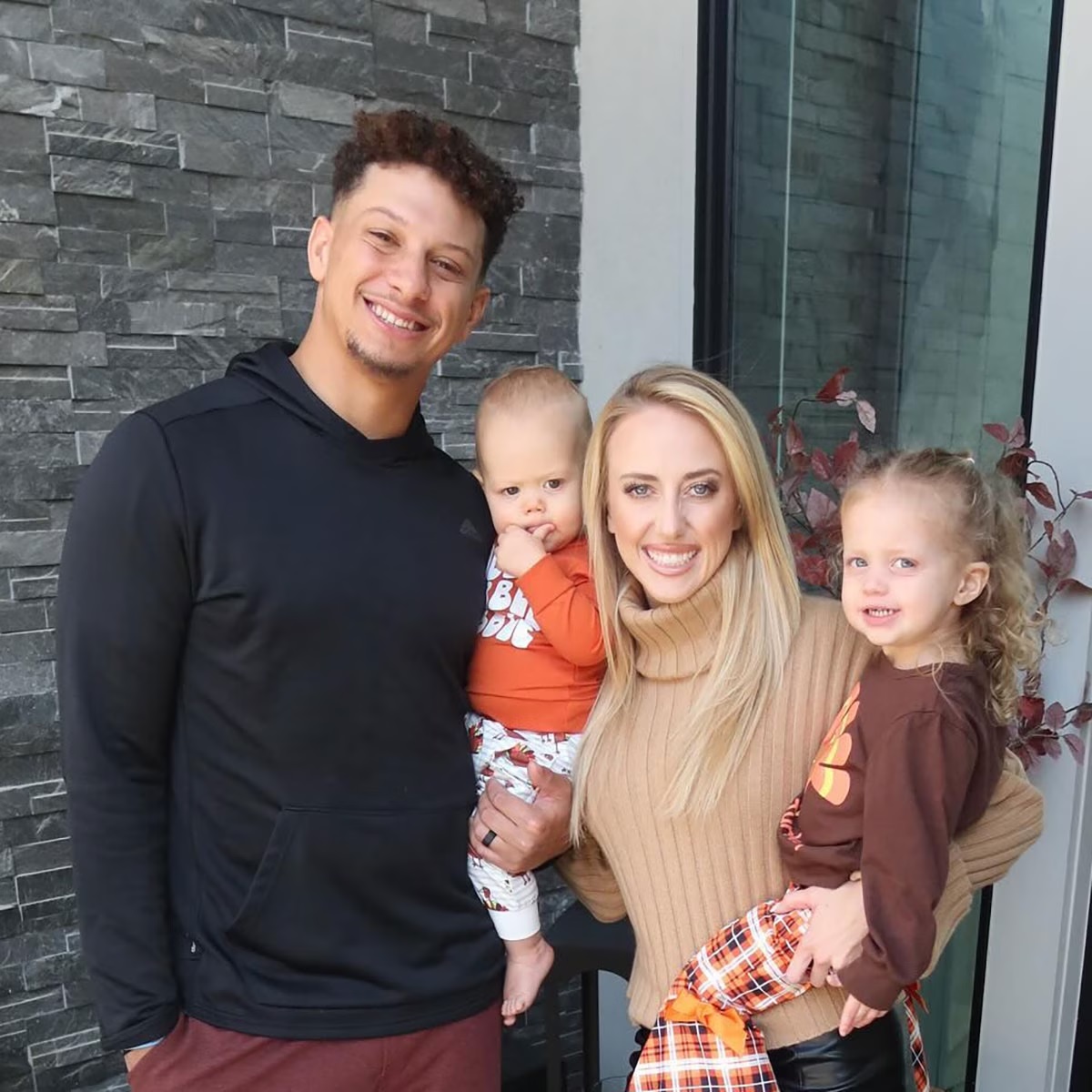 Patrick and Brittany Mahomes decided not to support Taylor Swift and Travis Kelce for family matter