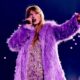 Taylor Swift swallows bug during London Eras show